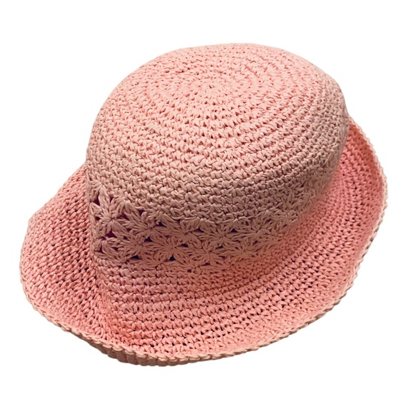 Light pink knitted vintage cottage hat with brim and detailed pattern size small - Picture 1 of 5